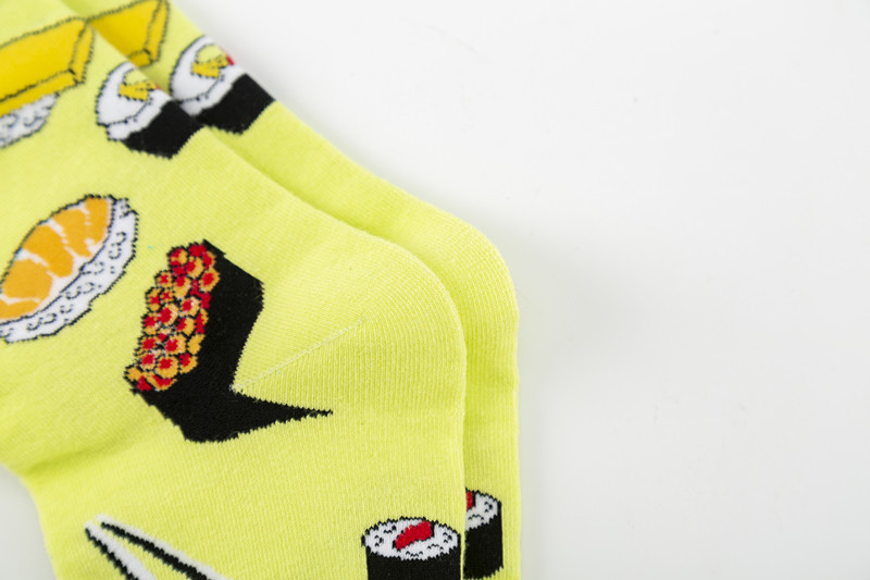Nouvelles chaussettes colorées à la mode Chaussettes gourmandes colorées Chaussettes décontractées en coton Tendance de la rue européenne et américaine Chaussettes mi-mollet en gros_voghion.com