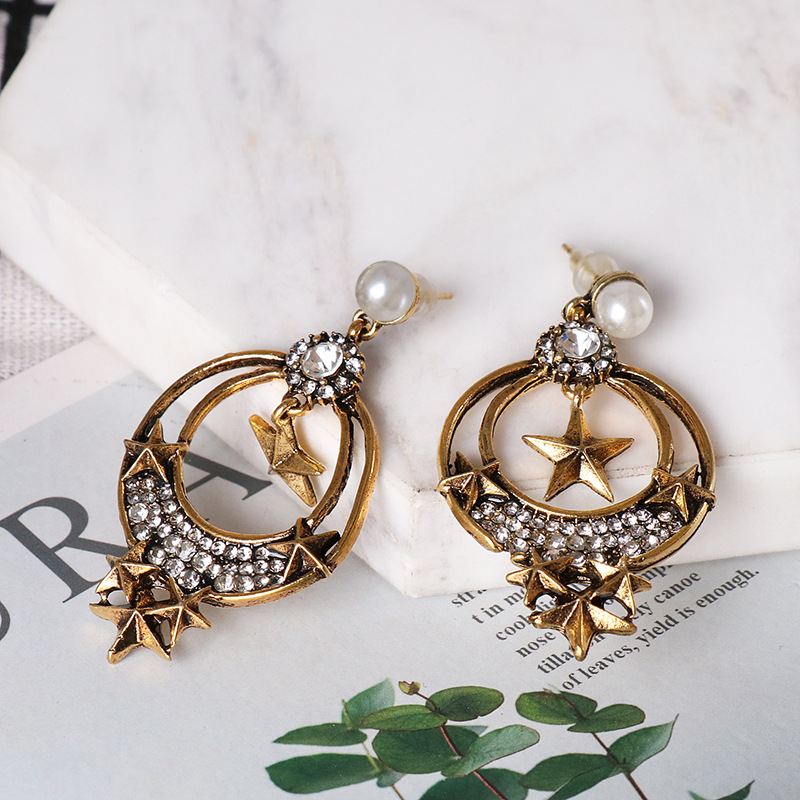 Court Style Earrings Women Baroque Geometric Pentagram Stud Earrings display picture 2