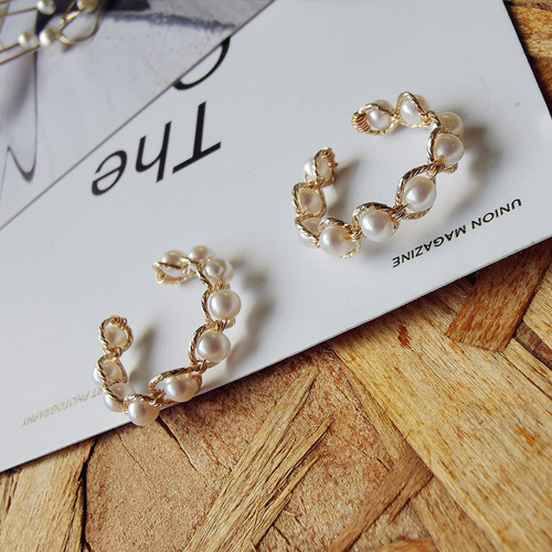 Organic one size retro adjustable ring handmade from pearl