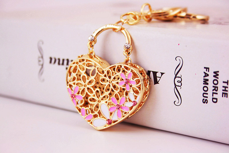 36g Weight Alloy, Metal Material Heart Pattern Men'S Gender Pink, Blue, Peach Color Kuxi Ornament Love Heart Flowers Gem Couple Keychain Women's Bag Accessories Peach Heart Key Chain Metal Pendant 3