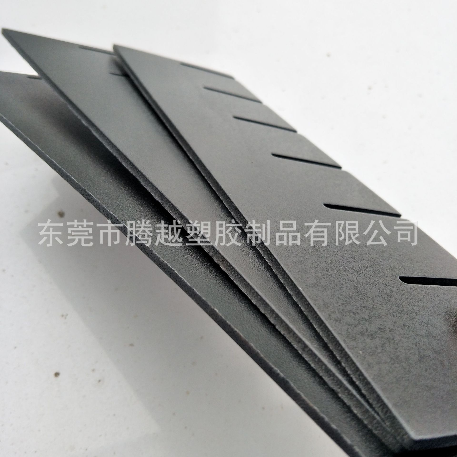 供应2mm滚纹塑料PP发泡板 东莞实心PE板厂家