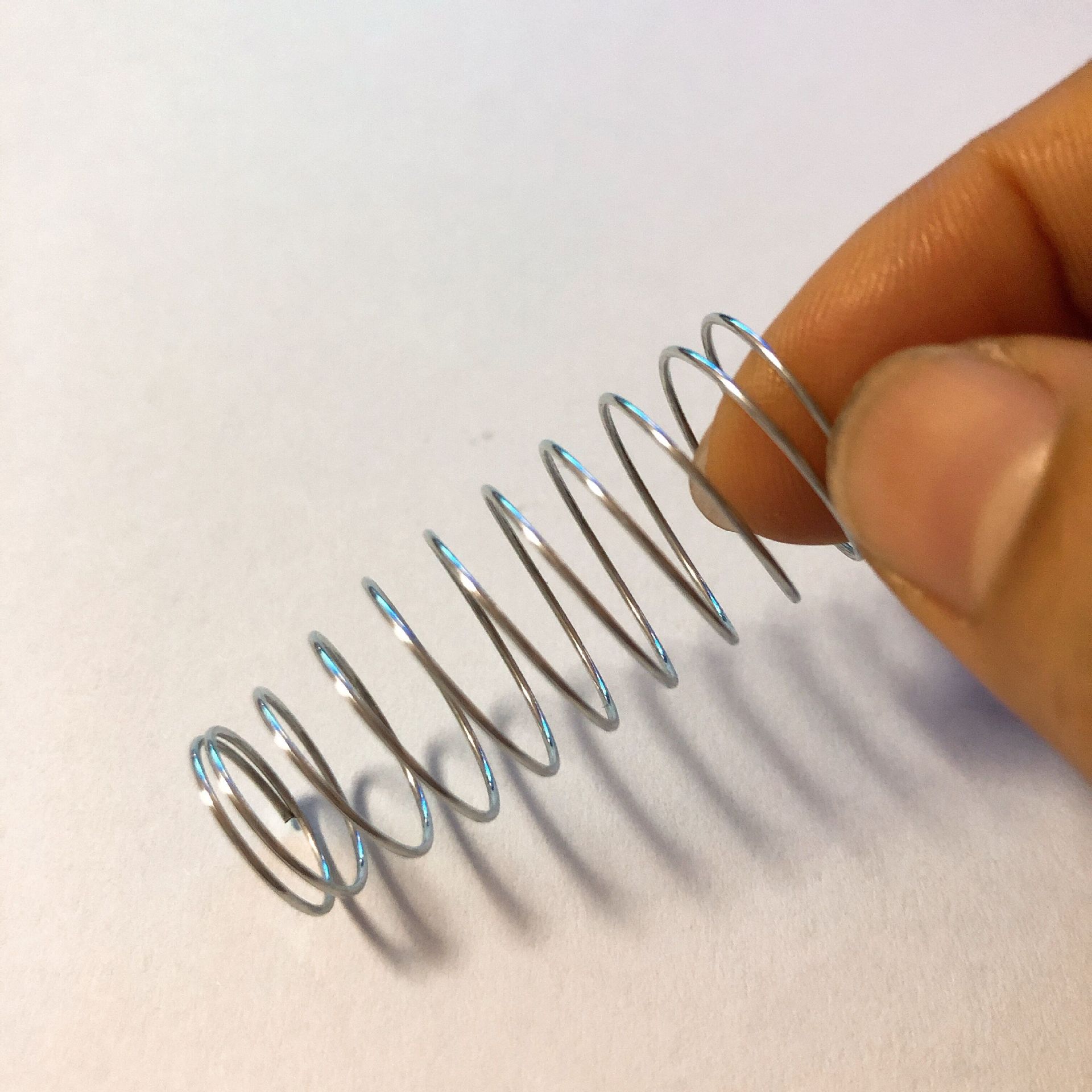 佛山厂家生产定制按扭弹簧 游戏机按钮弹簧 定制各类按扭弹簧