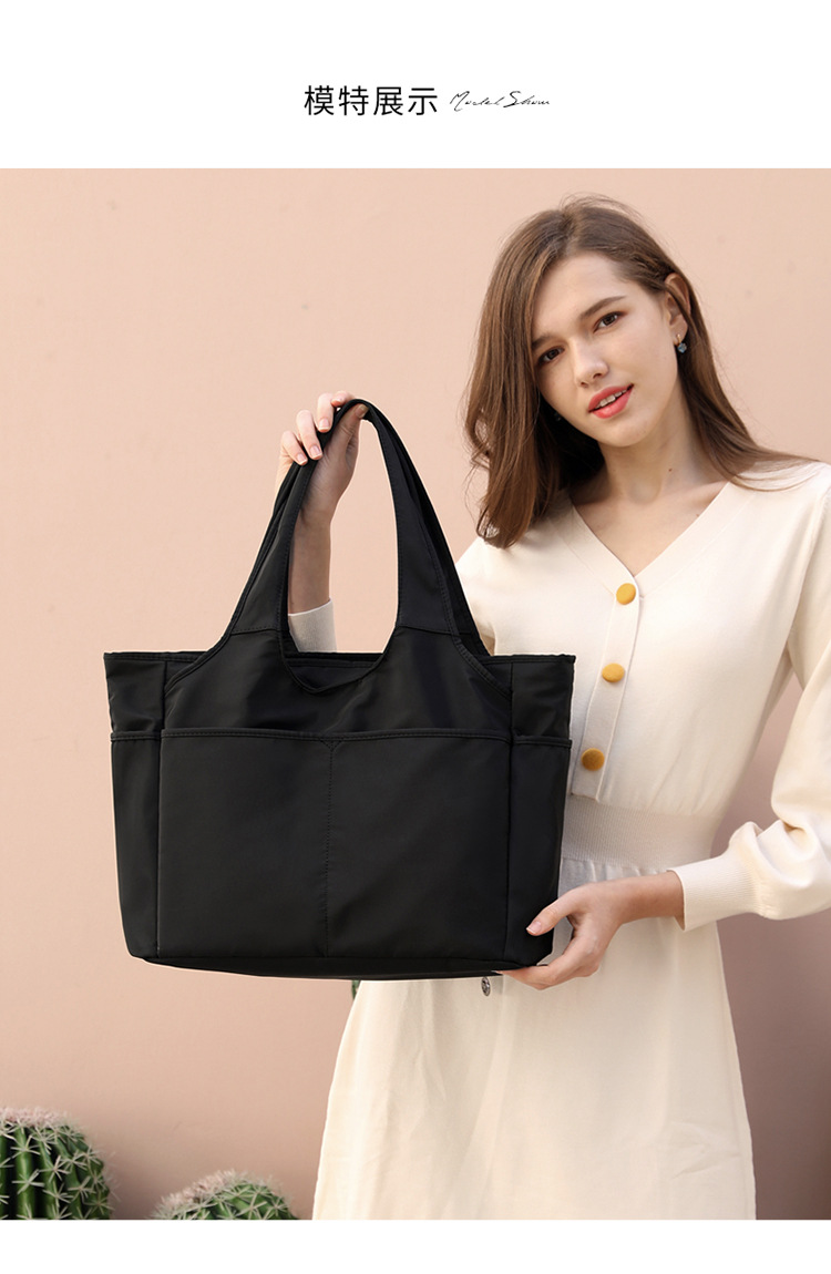 Women's Medium All Seasons Nylon Solid Color Basic Square Zipper Tote Bag display picture 2