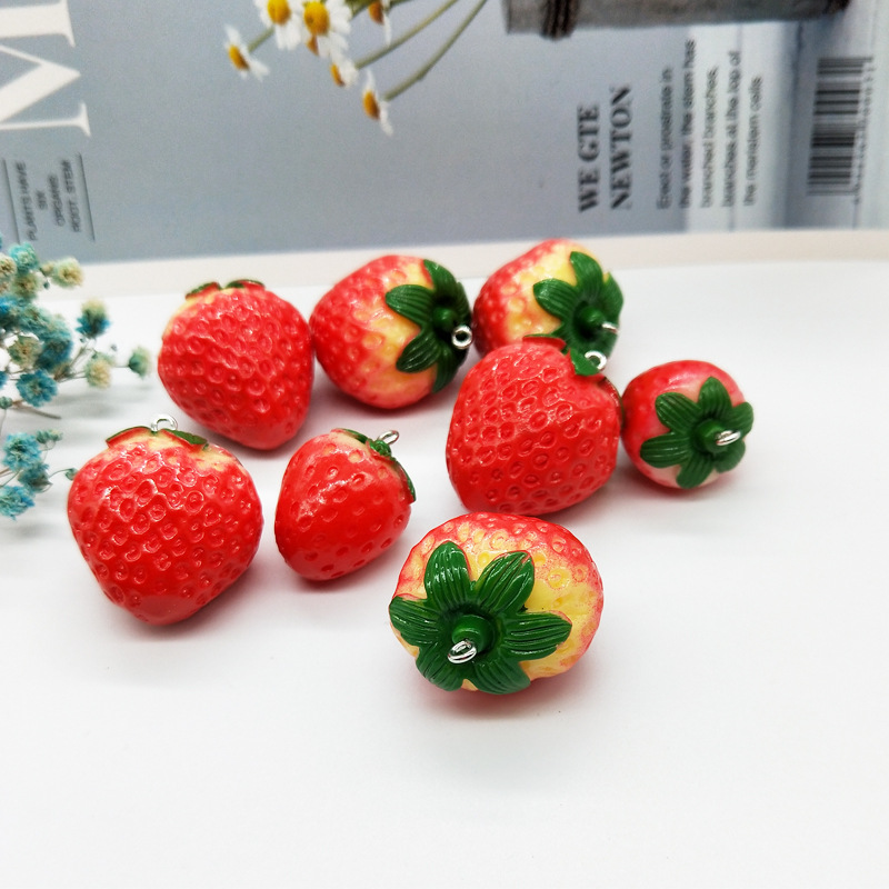 10 PCS/Package 20 * 25mm 28 * 31mm Hole 3~3.9mm Resin Strawberry Pendant display picture 3