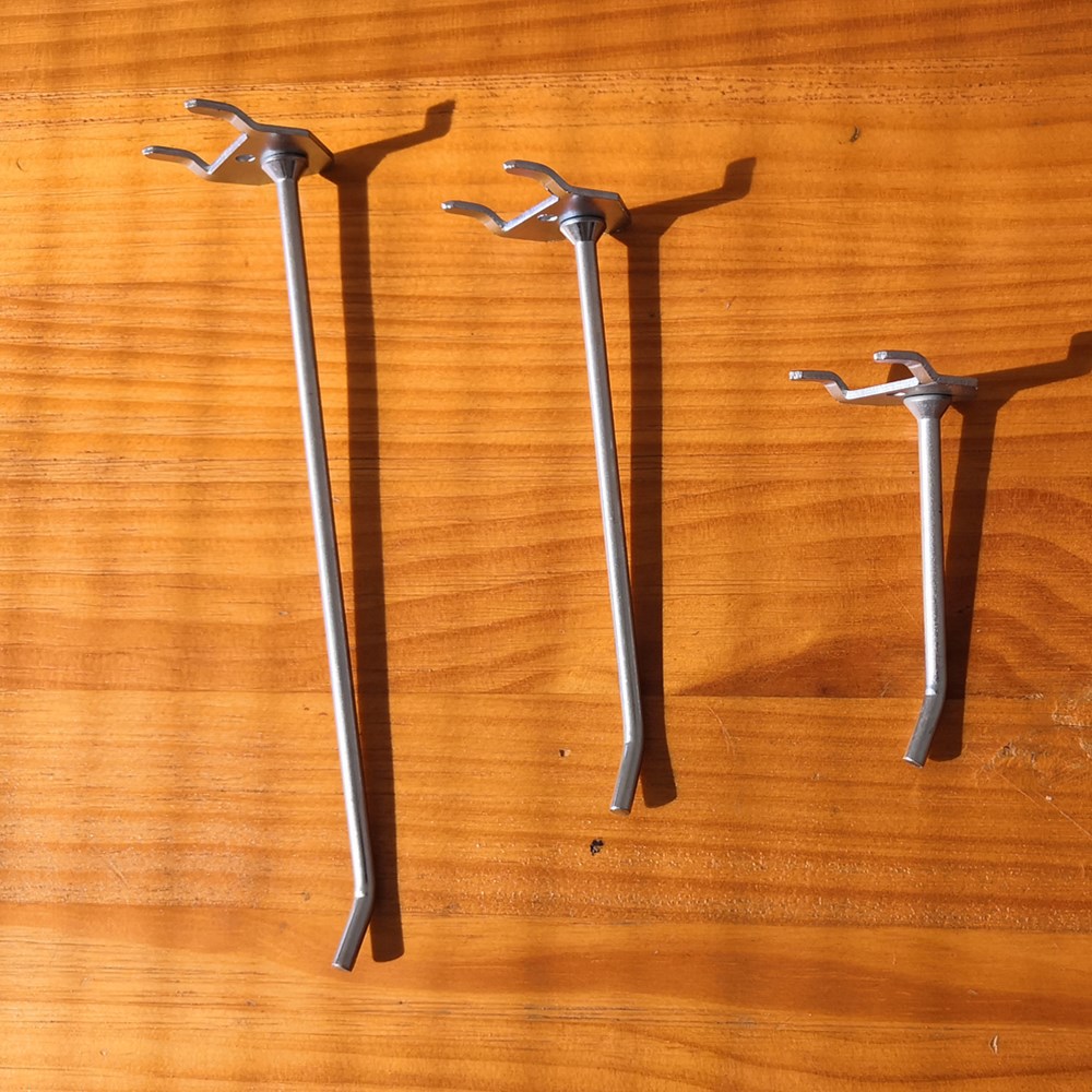 厂家直销 通用货架槽板用金属挂钩 不锈钢