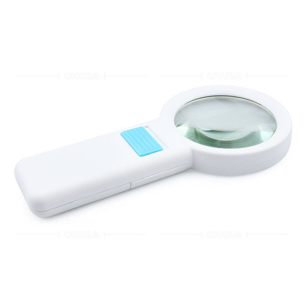 Magnifying glass with light