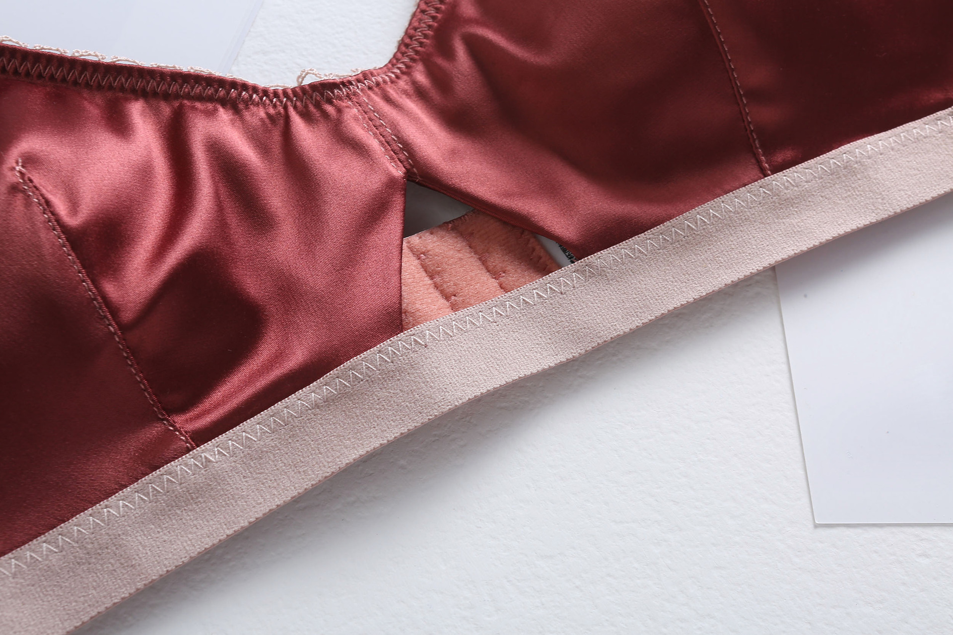 Six Rabbits Satin Comfortable Steel Ring Free Thin Cotton Cushion French Bralette Underwear Set for Women_voghion.com