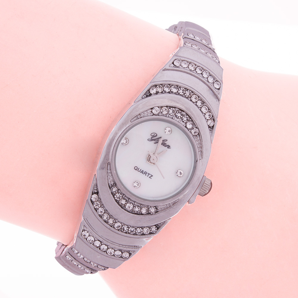 Fashion Watch New Diamond Women&#39;s Watch Steel Strap Watch Wholesale display picture 8