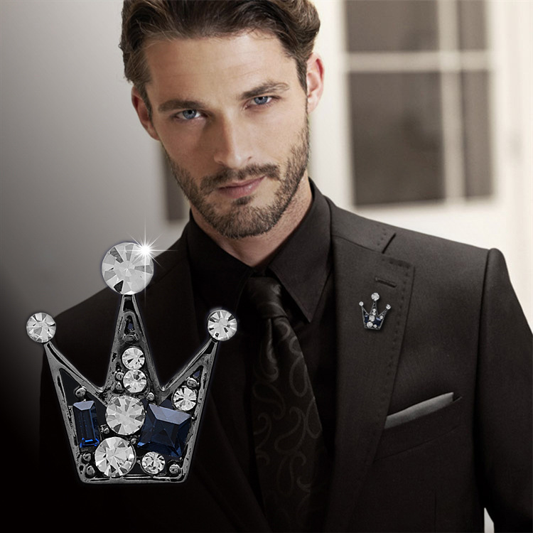 men’s Brooch For Stylish Layering. Vintage-inspired Yet Minimalist Design That Adds Quiet Confidence And Effortless Elegance To Any Outfit. Men's Cry_voghion.com