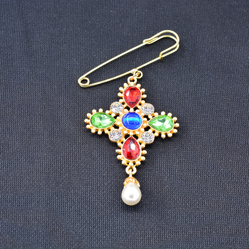 Retro Cross Crystal Brooch Anti-lighting Pin display picture 7