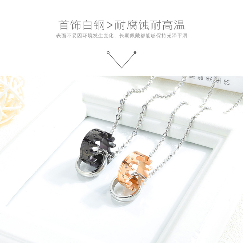 His Queen Her King Titanium Steel Couple Necklace With Diamond Crown Pendant Tanabata Item Wholesale Fashion display picture 3