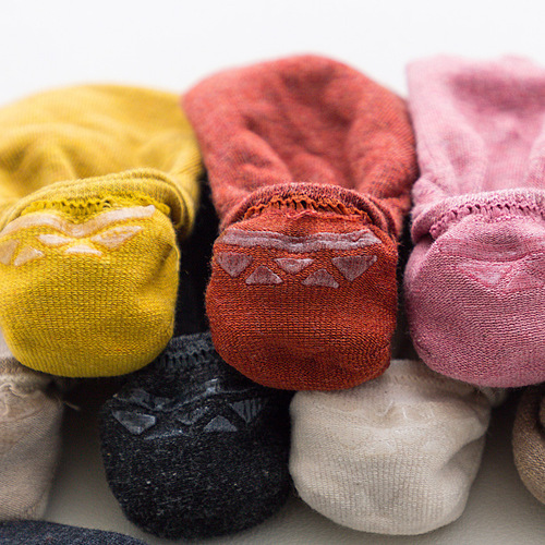 Manufacturer wholesale socks women's boat socks solid color vertical striped colored cotton invisible socks spring and summer low-top silicone non-slip shallow socks