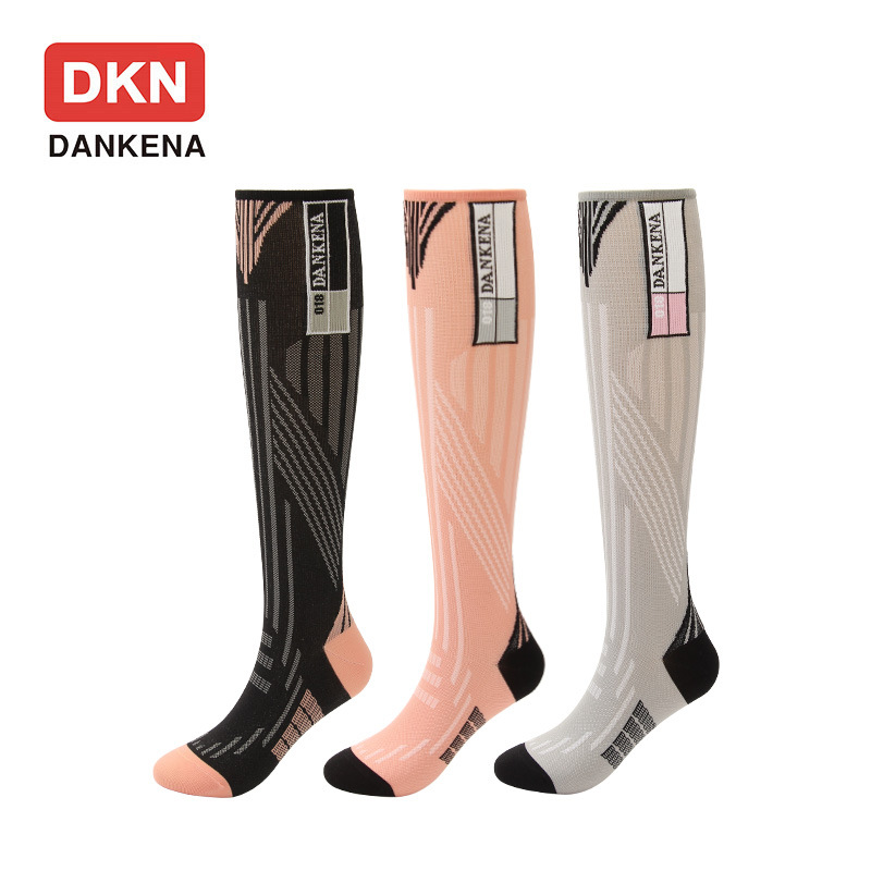 2025d DANKENA P-Buchstabe Kniehohe Socken aus Nylon-Lycra mit hoher Elastizität und modischer Marke für Damen_voghion.com