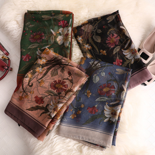 Spring and summer new retro fashion sun protection silk scarf, long silk scarf, holiday travel ladies beach towel