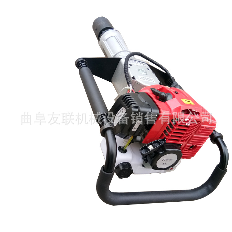 小型动力打桩机 四轮护栏打桩机 汽油二冲程木头打桩机