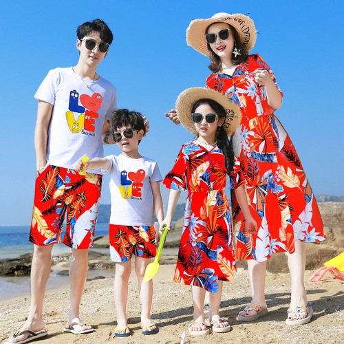 Summer parent-child clothing for a family of three, stylish mother-daughter dresses, beach and seaside vacation family short-sleeved T-shirt suits