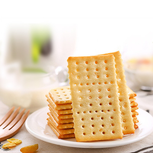 Fruit Town Soda Crackers 360g Snack Food Meal Replacement Snacks Sesame Flavor Milk Salt Flavor Whole Grain Flavor Salty