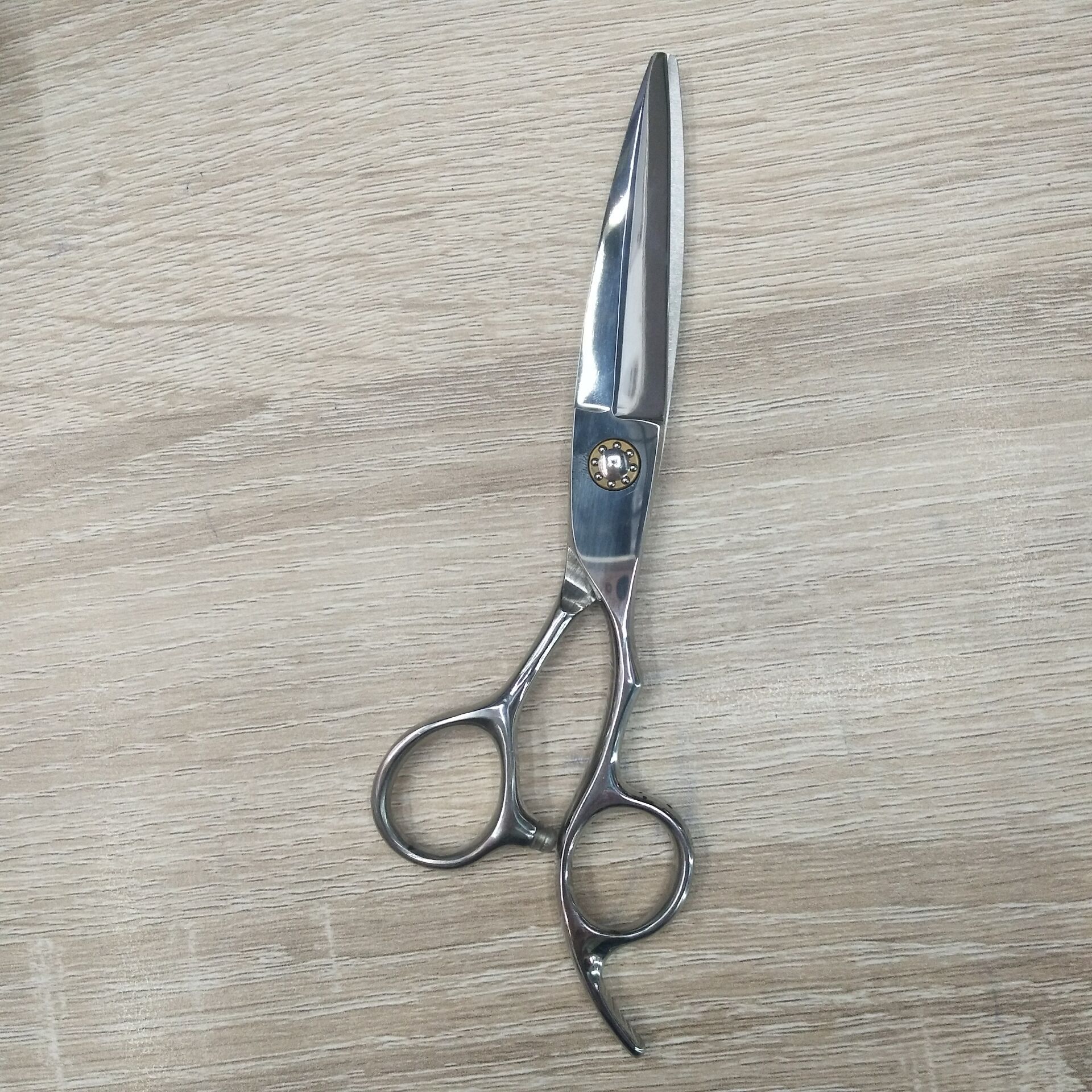 Gebogene Schere aus Edelstahl, flache Haarschere_voghion.com