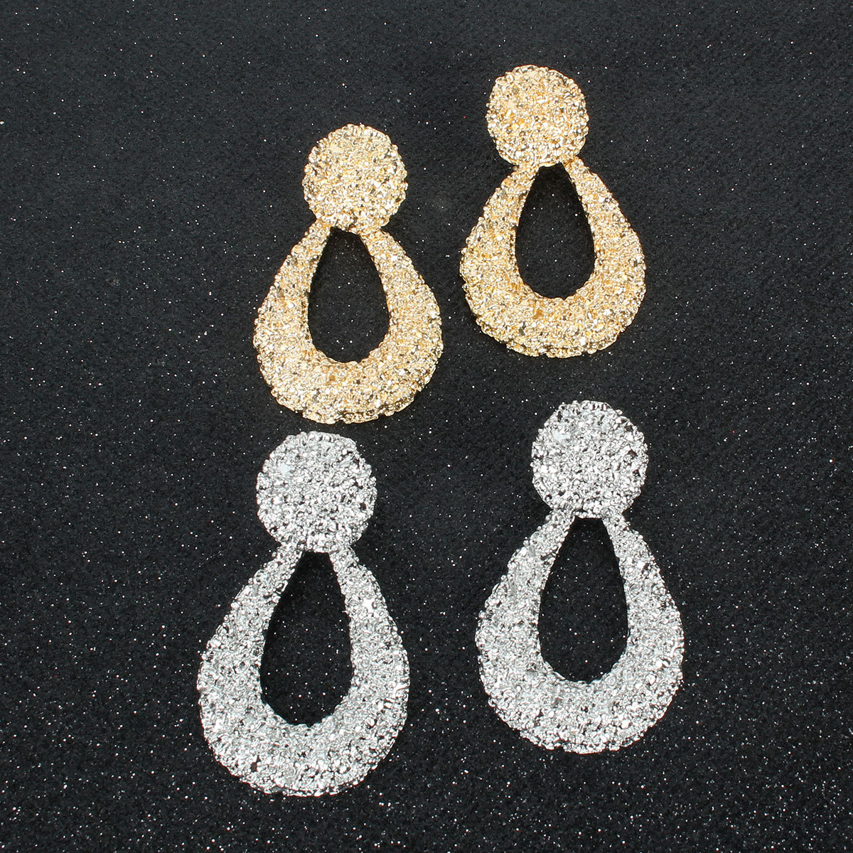 Européen Et Américain De Mode En Forme De Goutte Boucles D'oreilles En Alliage Métallique Spécial Simple Creative Métal Goutte Boucle D'oreille Femelle F4290 display picture 2