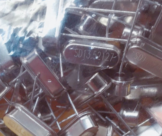 长期现货供应正品晶振 13.52127M  49S 直插晶振晶振滤波器