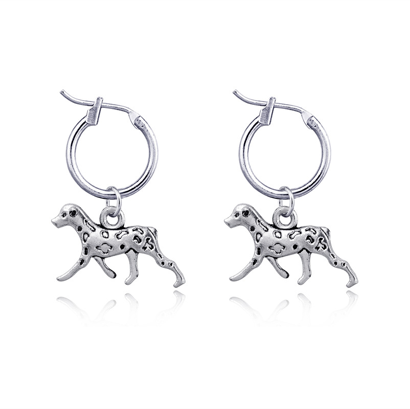 Européen Et Américain Nouveau Personnalisé Boucles D'oreilles Rétro Mignon Trois-dimensions Repéré Chien Animal Alliage Pendentif Boucle D'oreille Hoop Oreille Clip Femmes display picture 2