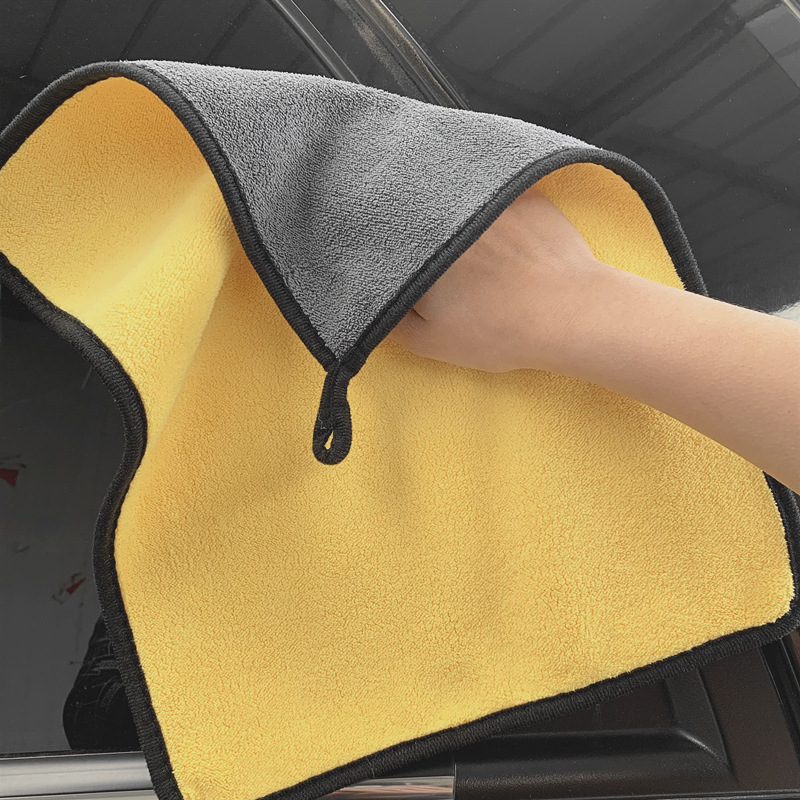 Coral two-color double-sided hygienic towel