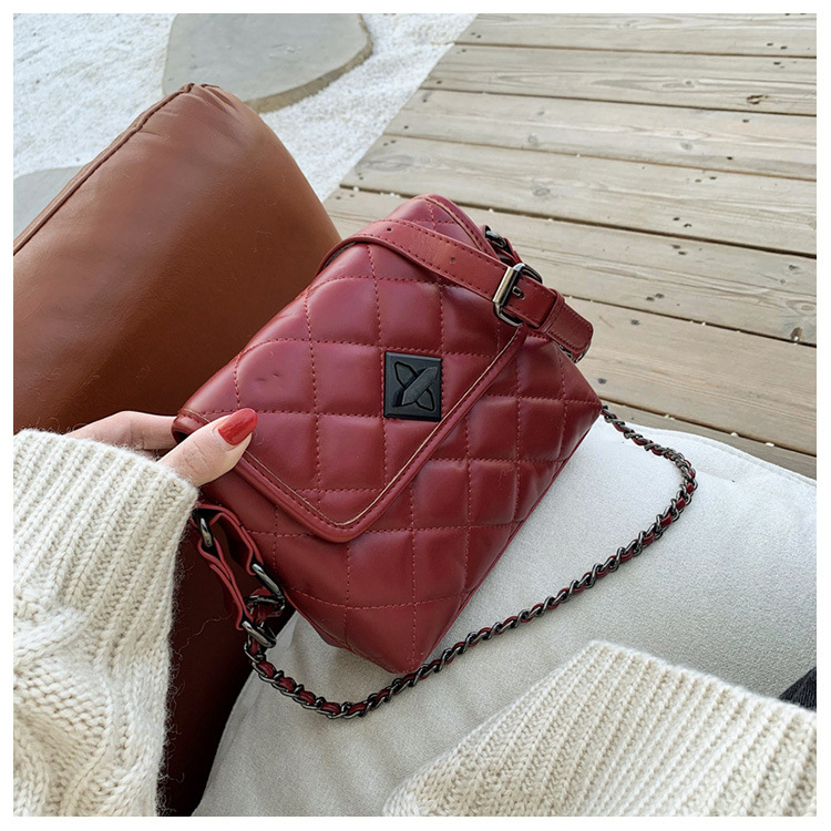 Ins Small Bag Female 2019 New Fashion Western Style Messenger Bag Korean Version Of The Red Texture Rhombus Chain Bag display picture 1