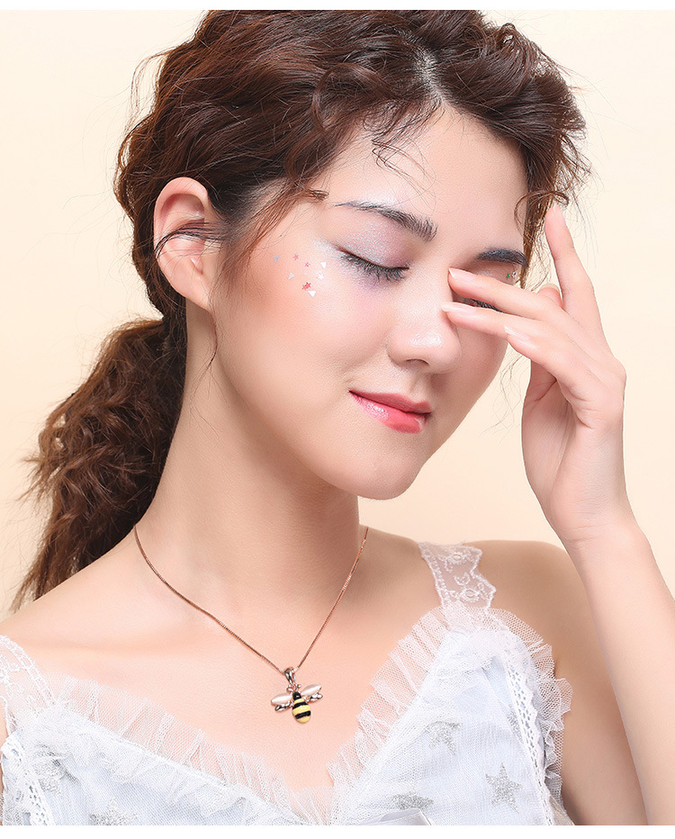 Bee Necklace 1