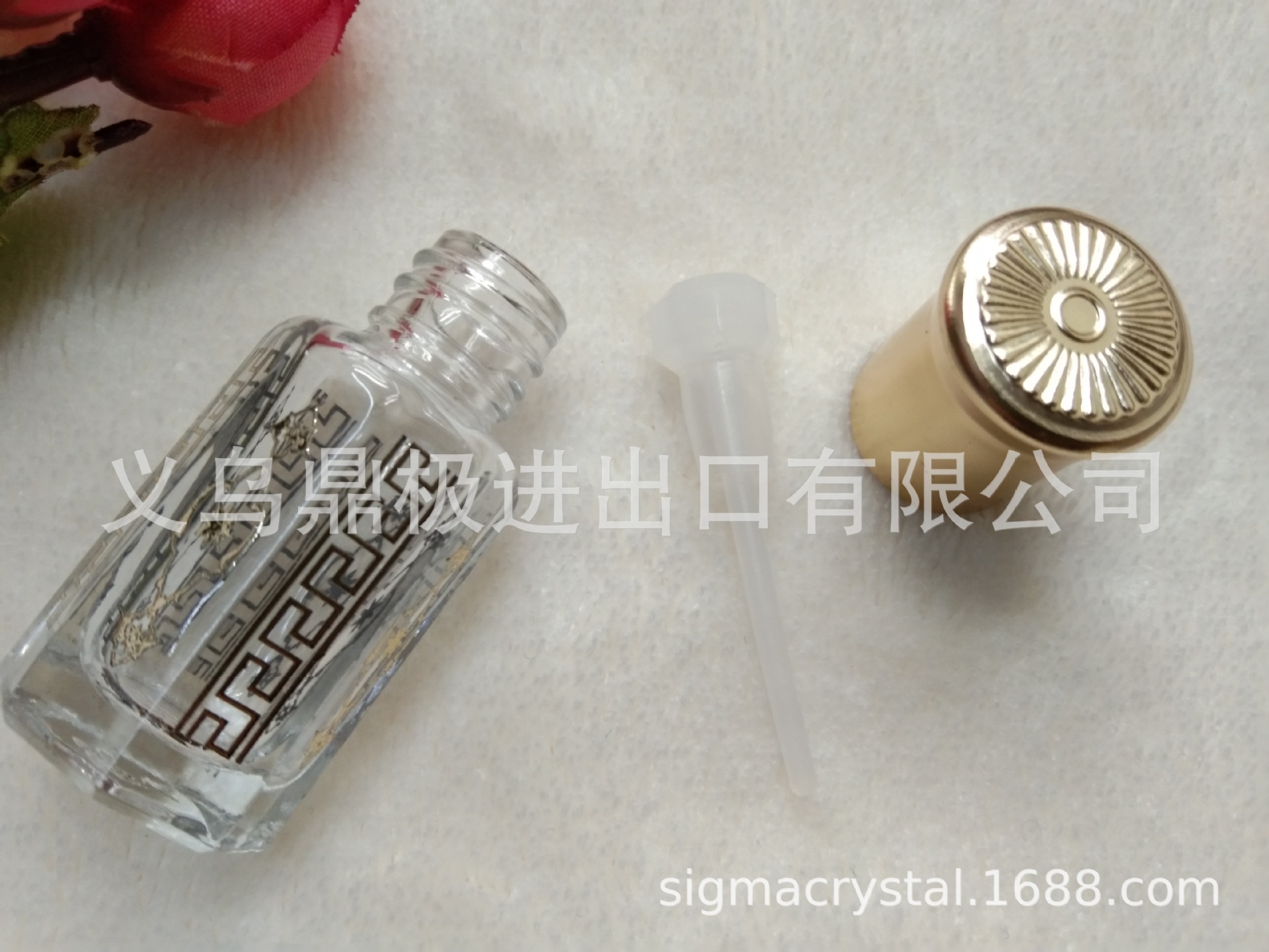 厂家供应新款6ML烫金玻璃香水瓶 6ML 烫金瓶新款 滚珠瓶