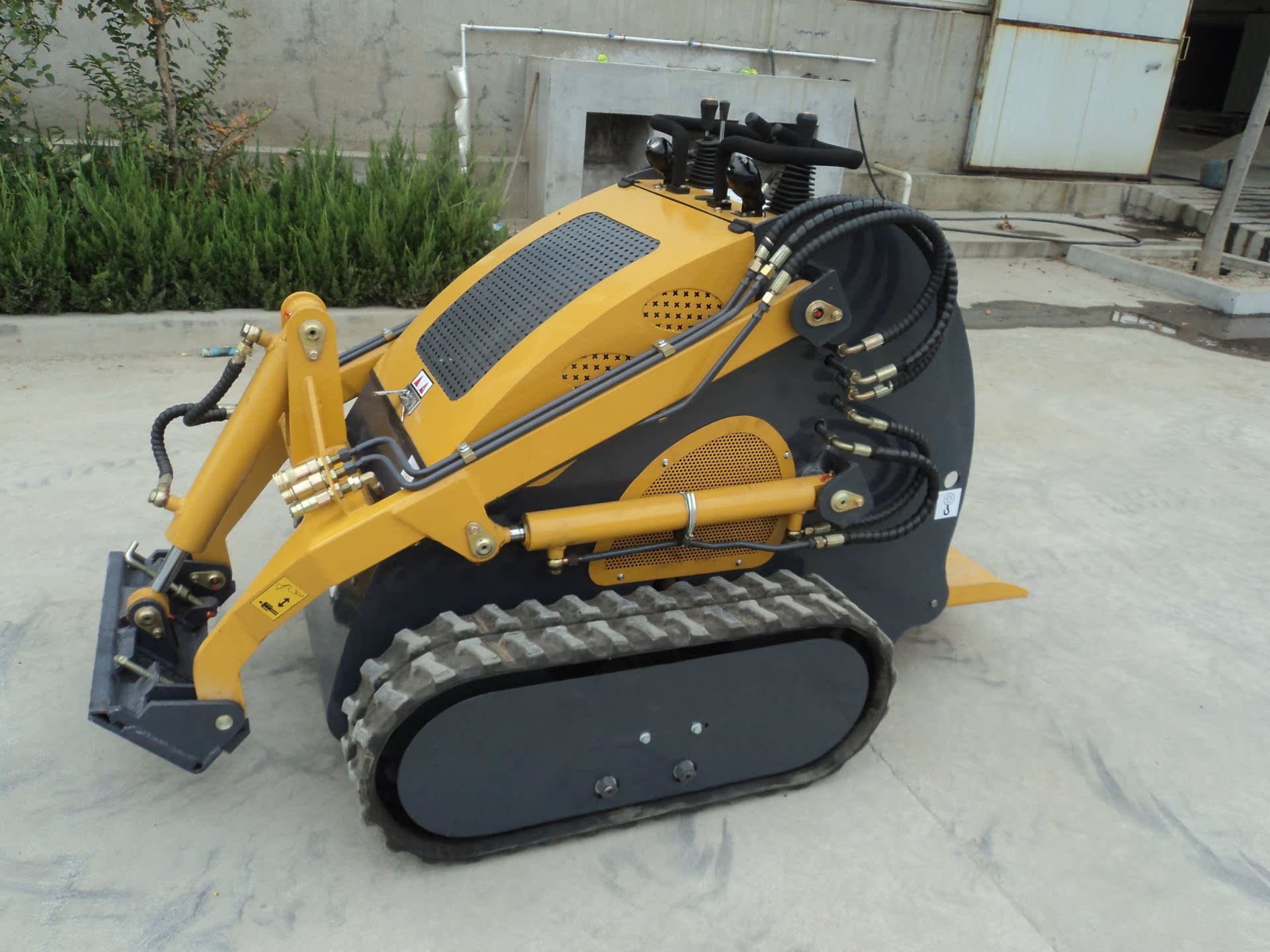 3616092166_2092001144