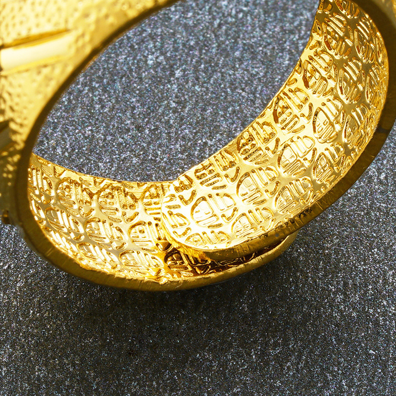 Tienda de oro mismo estilo 24K chapado en oro vivo boca anillo hombres arena oro joyería latón chapado en oro simulación oro no se desvanece durante mucho tiempo