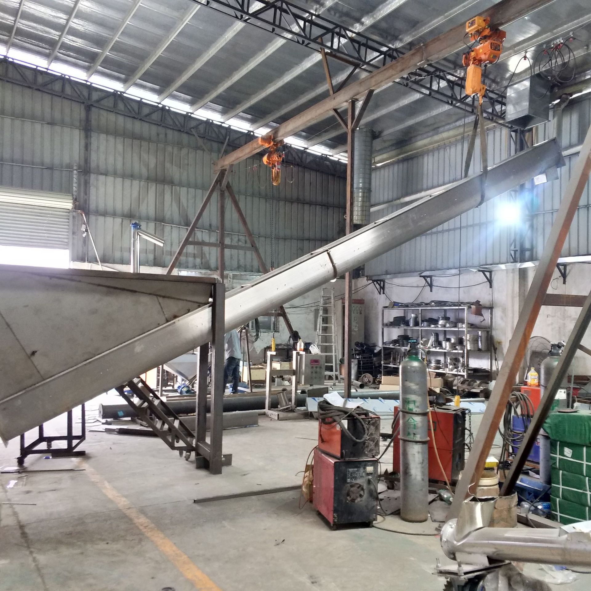 源头厂家 无轴输送机 餐厨垃圾输送 市政污泥处理 衬塑工艺耐磨损