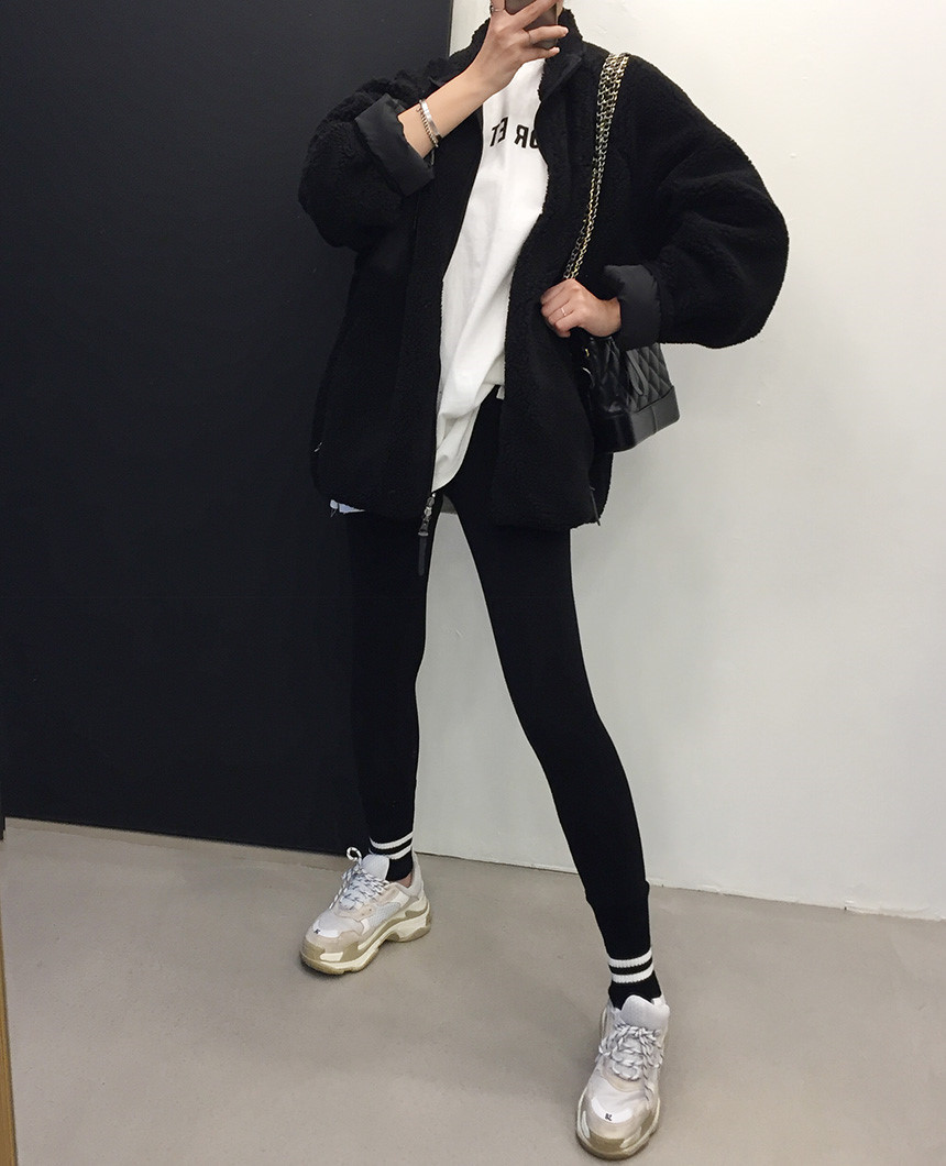 Women's Lamb Wool Coat With Pocket Detail And Stand Collar_voghion.com