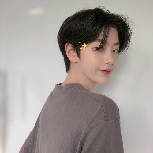 Japanese and Korean wigs for men with short straight hair, handsome, realistic short hair, middle parted bangs, chemical fiber wig headgear manufacturers, one-piece drop shipping