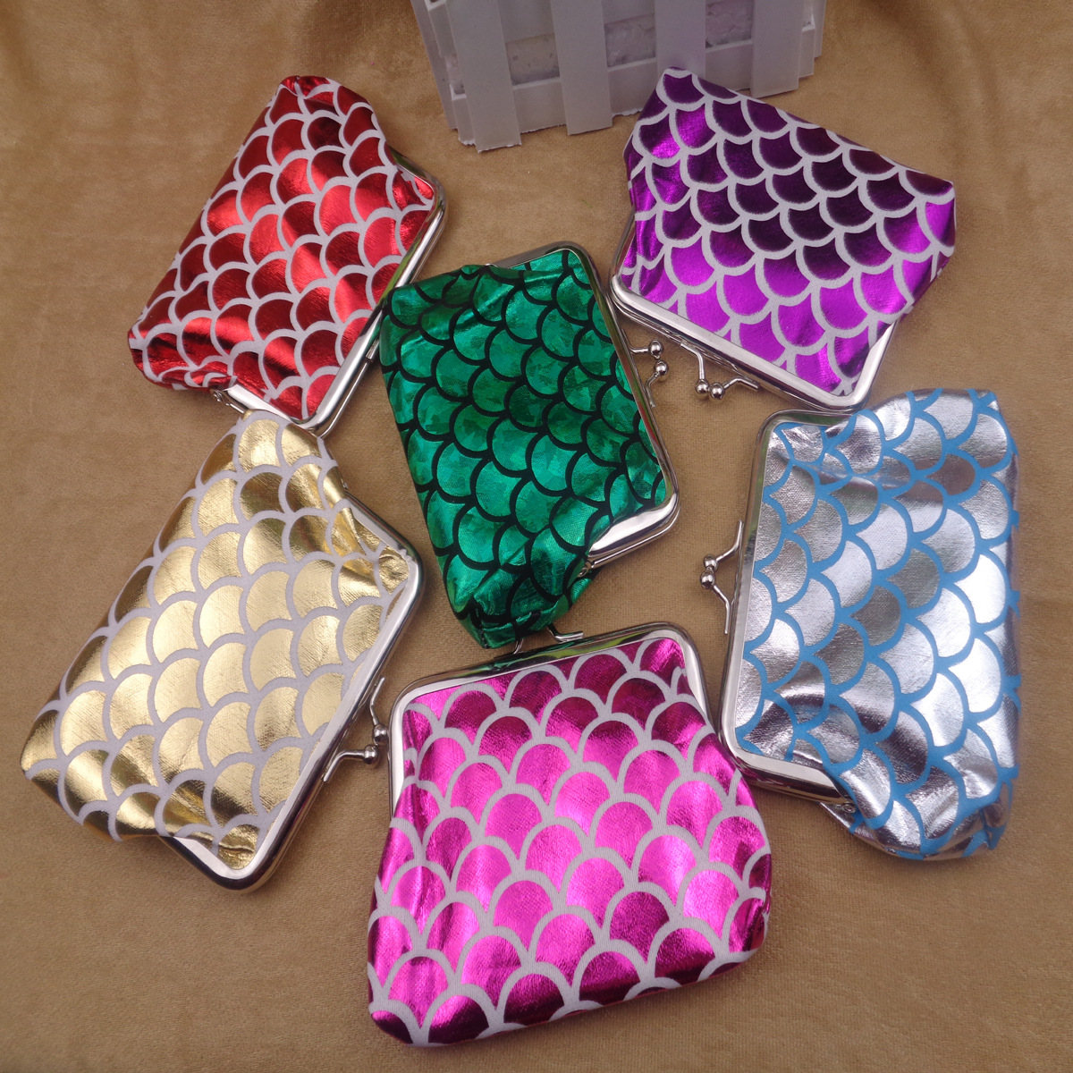 52g Weight Clasp Frame Closure Type Coin Purse Bags Type Casual, Daily Occasion PVC Material Fish Scales Pattern All Seasons Season Women's Gender Casual Style Shell Shape Women's Fish Scales PVC Clasp Frame Coin Purses 7