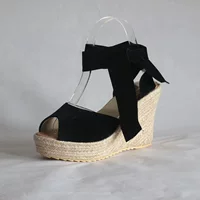 Сандалии наankle-strap из соломы на танкетке, верх PU, каблук 10 см, размеры EU 34–43, плюс-сайз