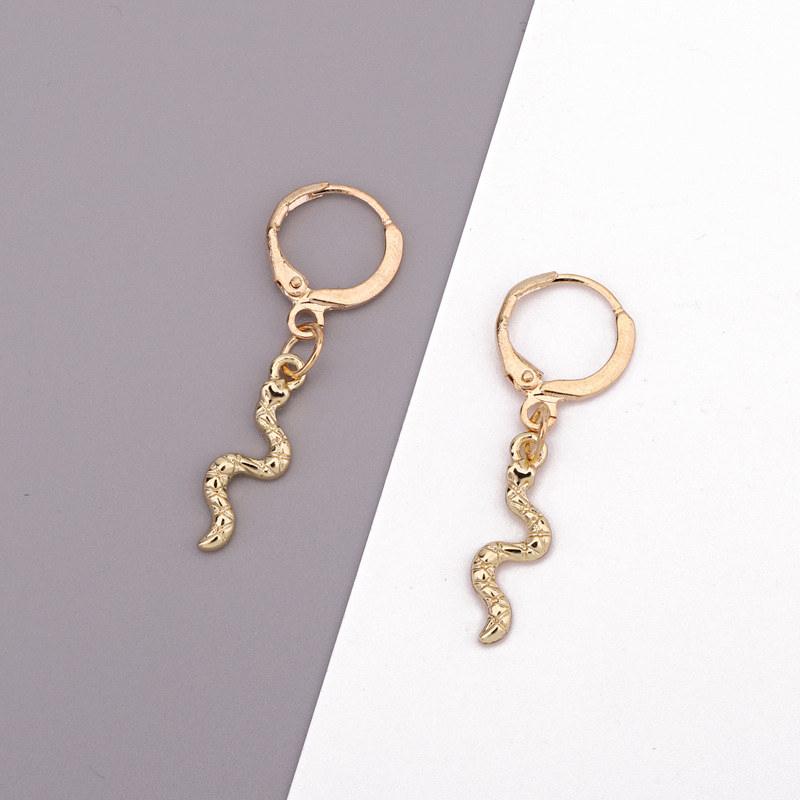 Punk Curved Snake Pendant Ear Ring New Gothic Animal Earrings Ear Buckle Wholesale Nihaojewelry display picture 2
