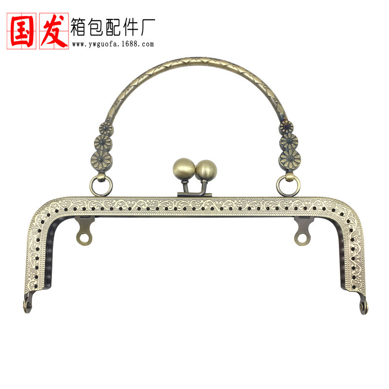 85 descuento de tiempo limitado 18cm cuadrado relieve reverso perlas de cabeza de perlas cruzadas tres flores mano oro