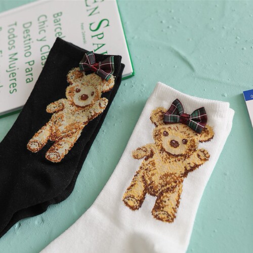 19 new style Japanese bow mid-calf socks cute bear girl socks ins black and white student cotton socks wholesale