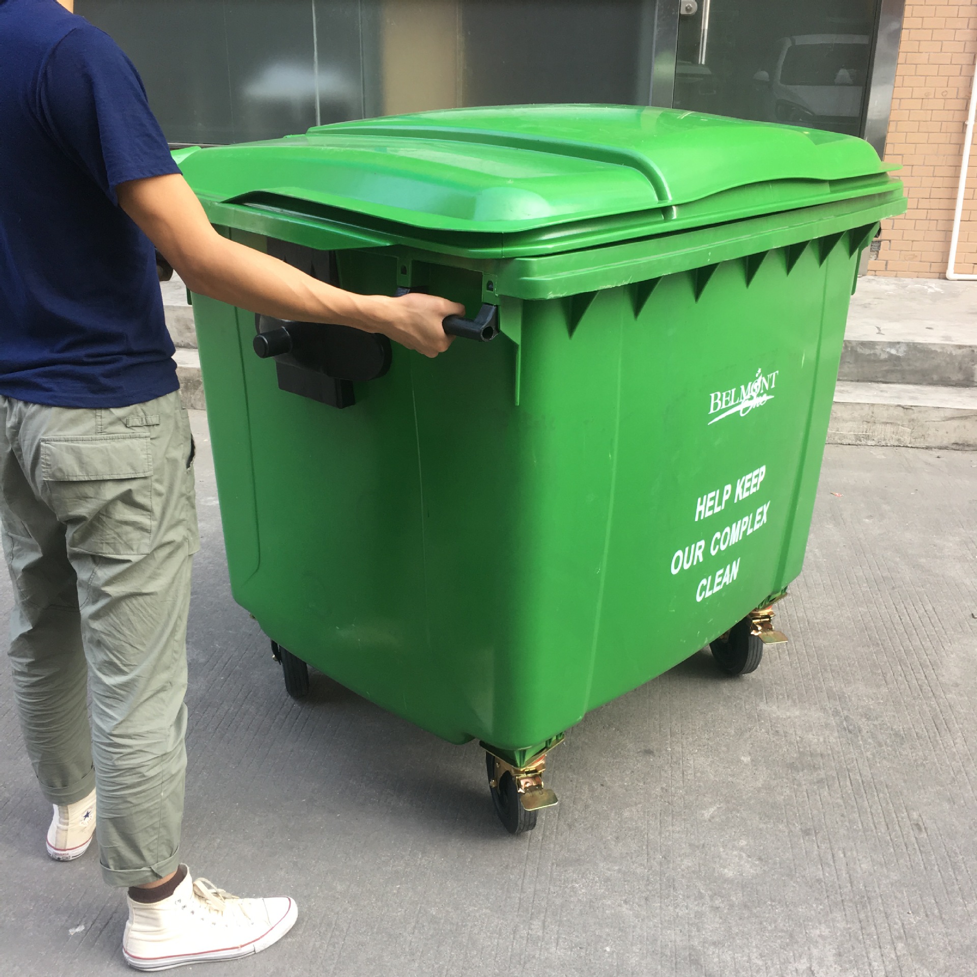 供应广州各种型号垃圾桶660升 环卫塑料垃圾箱 滚轮塑料垃