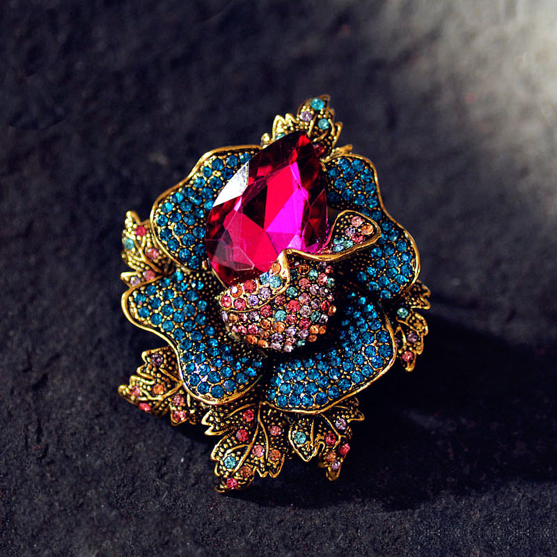 Retro Flower Alloy Inlay Artificial Gemstones Crystal Women's Brooches display picture 1