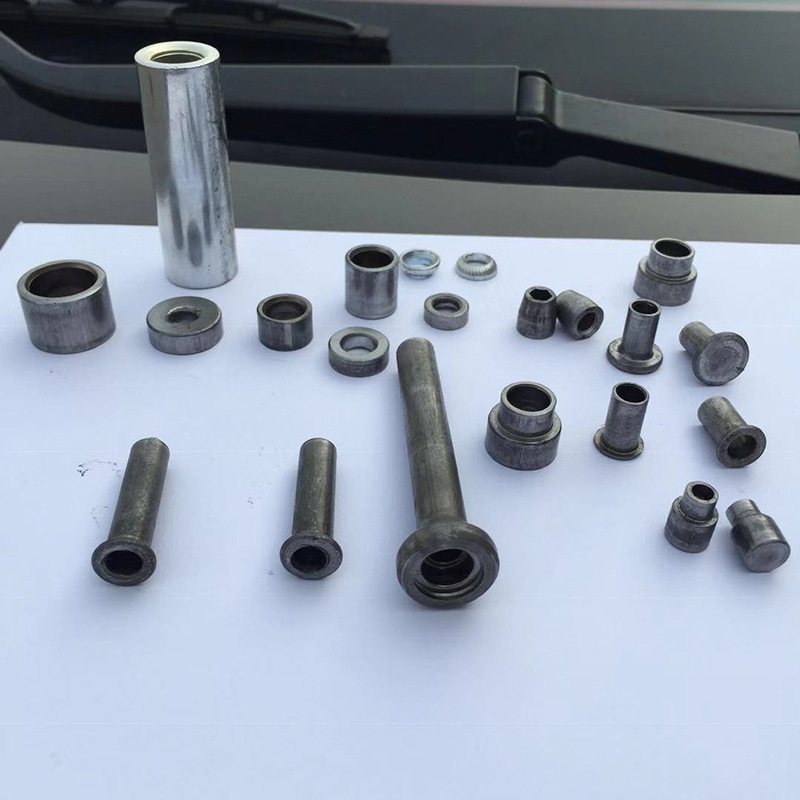 厂家生产定制异型螺柱 冷墩热打成型螺栓 非标碳钢螺柱来图定制