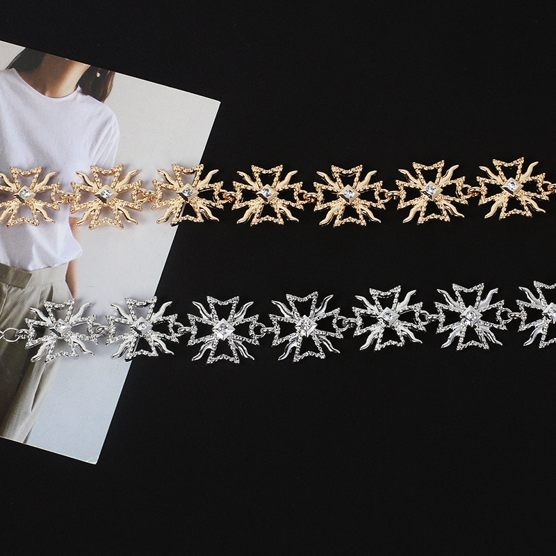 21g Weight Necklace Classification Women'S Gender Gold, Silver Color Fashion Diamond Cross Necklace Wholesale 5