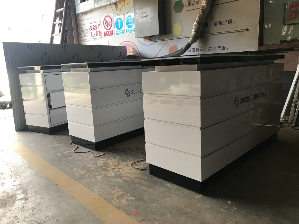 按规定尺寸生产化妆品展示柜商场护肤品白色烤漆陈列展柜