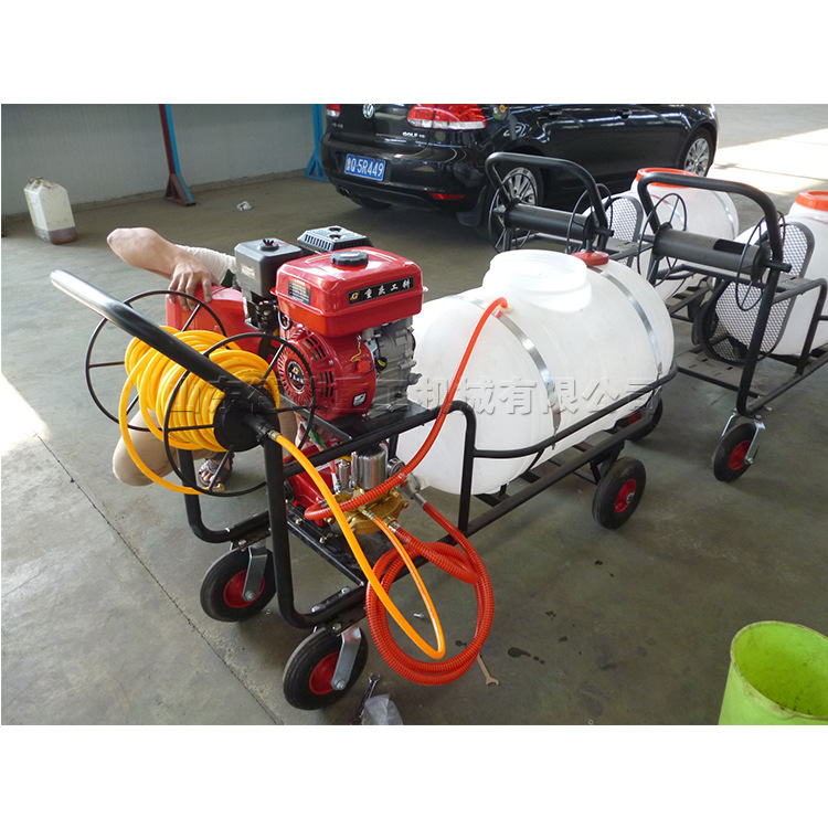 四轮手推式机动喷雾机 推车式喷雾打药机 车载式四轮喷药机现货