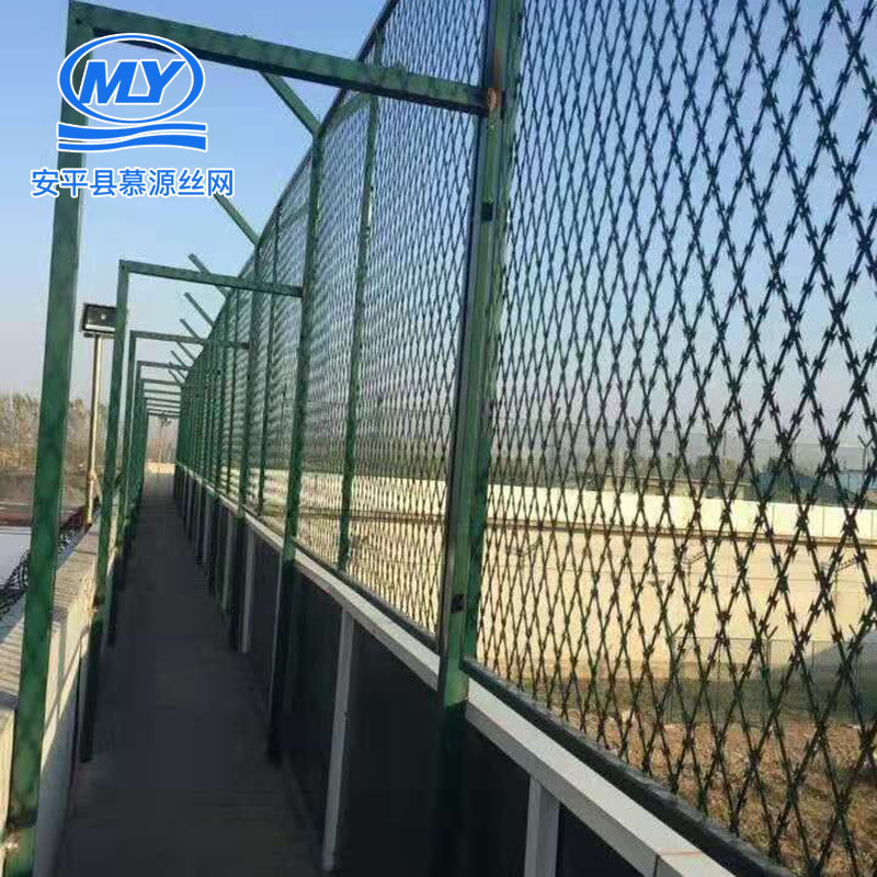 厂家供应刀片滚笼围栏网 监狱防攀爬围墙 监狱隔离护栏网