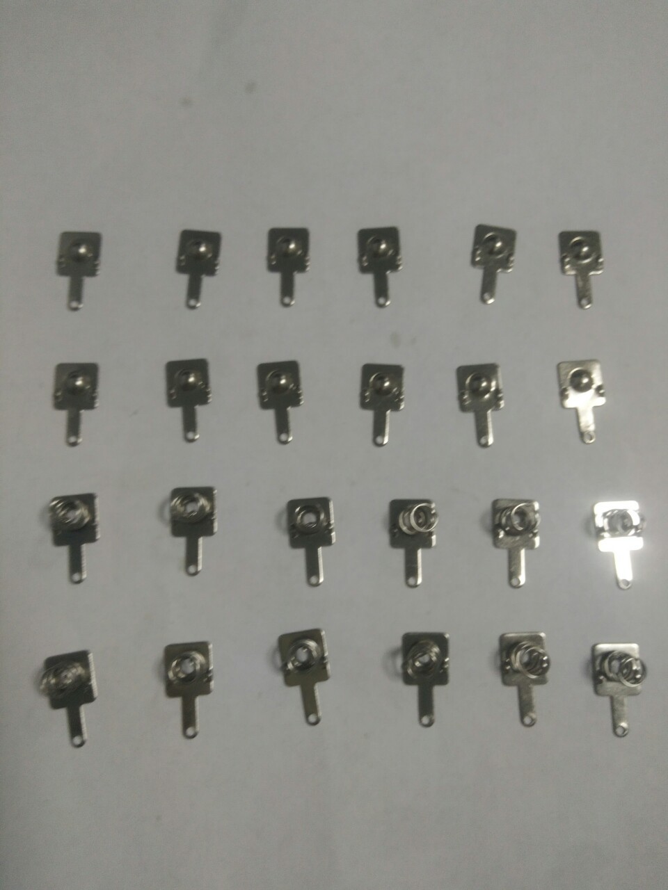 厂家加工定制5号7号金属电池片四件套 AAAAA电池弹片五金接触片 