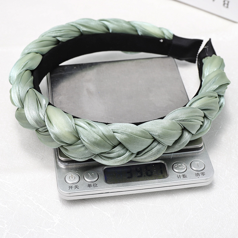 Solid Color Twist Braided Fashion Sponge Headband Wholesale Jewelry Nihaojewelry display picture 4