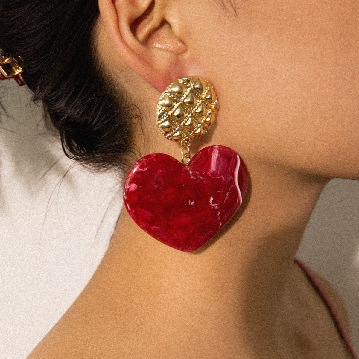 Retro Wild Geometric Tassel Simple Texture Colored Peach Heart Stud Earrings display picture 17