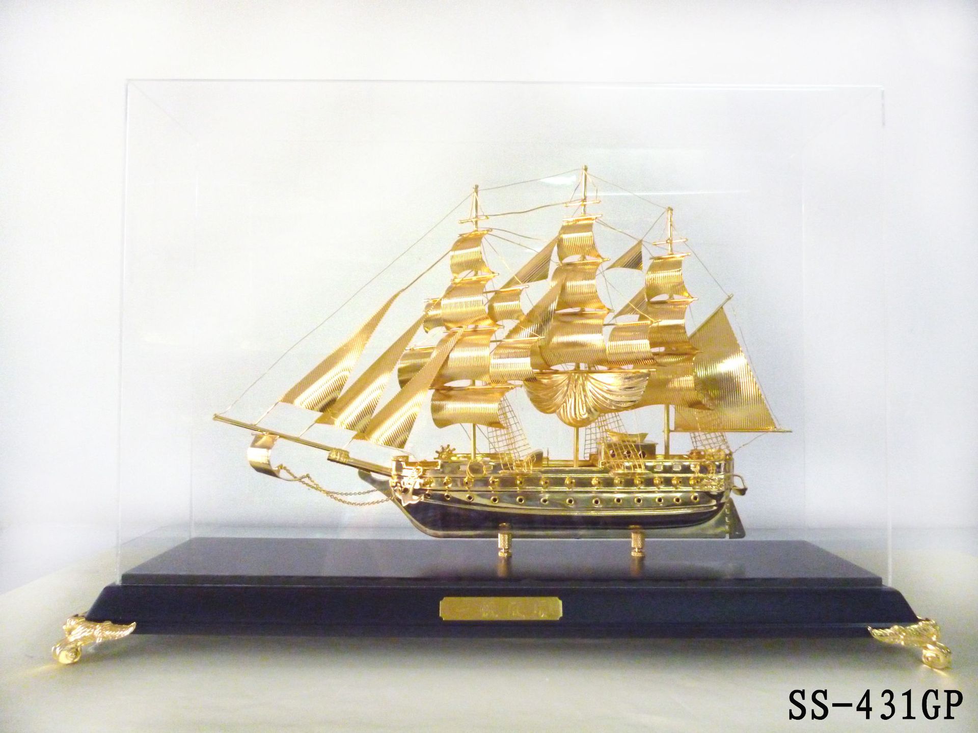 金属工艺品制作：现代美学与传统工艺的碰撞